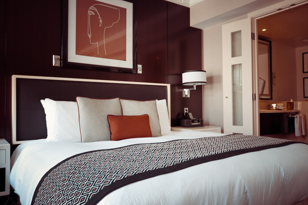 Venta de productos textiles en canal contract para hospitality y colectividades, cortinas, ropa de cama...